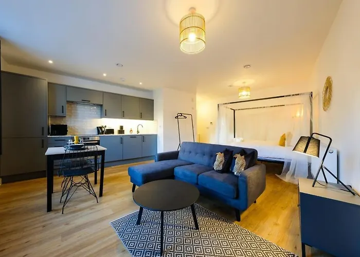 Hotwells Flat 4- Hopewell * Bristol